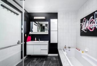 Maison spacieuse bien situ   has Balcony rooms