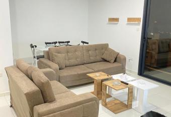 MA  USANIN EN MERKEZ   KONUMDA L  X REZ  DANS DA  RES   has Balcony rooms