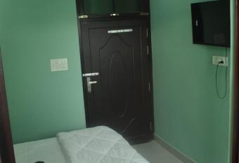 SR INN Hotel has Smoking/Balcony rooms