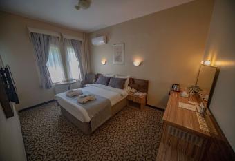 Room in BB - Dbl room with thermal bath ,Dinner Breakfast included has rooms with a private hot tub