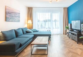 Apartm  n Pal  nok s v  h  adom v centre Nitry has Balcony rooms