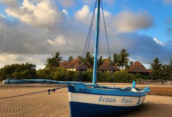 Ocean Pearl Beach Lodge has Balcony rooms