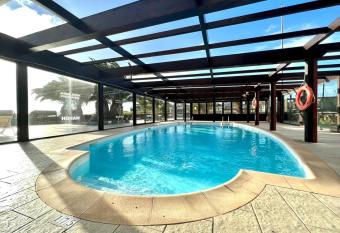 Linda habitacion,Wifi y desayuno incluido allows 18 year olds to book a room