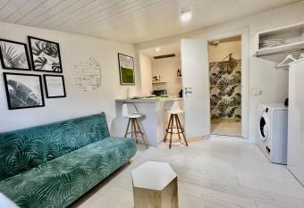 Piccolo Rifugio Bergamo has Balcony rooms