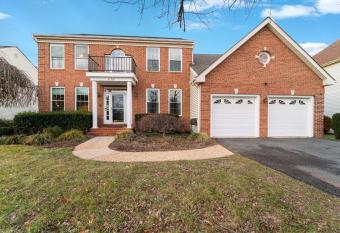 Beautiful Single Family Home has Balcony rooms