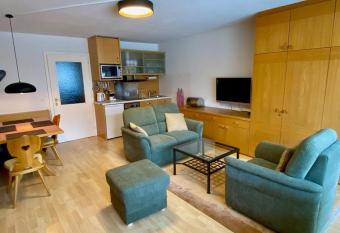 Haus Excelsior Top 6 has Balcony rooms