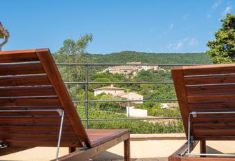 LE GRAND MAS allows 18 year olds to book a room