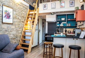 G  te Le Carpe diem Milly-la-For  t has Balcony rooms