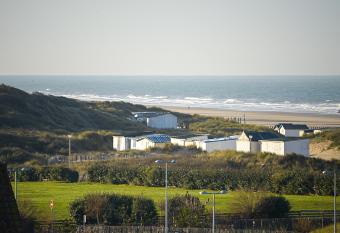 LE BORD de MER has Balcony rooms