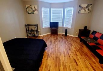 happydaily allows 18 year olds to book a room