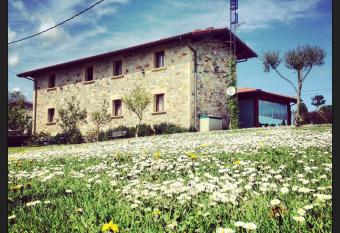 Hotel Artetxe allows 18 year olds to book a room