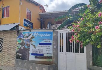 Hospedar Frente al aeropuerto has Balcony rooms