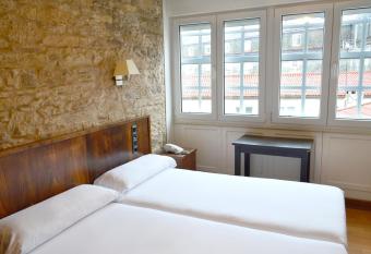 Hotel Alda Avenida allows 18 year olds to book a room