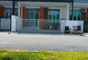 Olala Homestay Tanjung Rambutan Perak has Balcony rooms