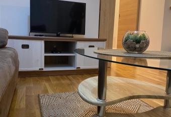 Apartment22 has rooms with a private hot tub