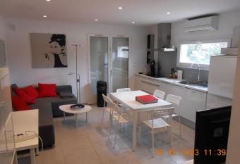 Le 315 du Florianet Quissac allows 18 year olds to book a room