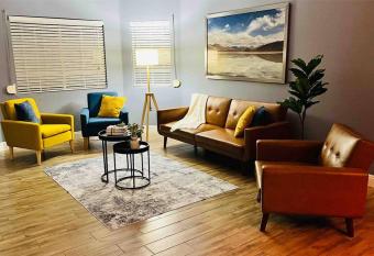 Vintage Residence whit 3 Bedroom and Billard Table allows 18 year olds to book a room