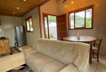 Casa Em Ponta Das Canas has Smoking rooms