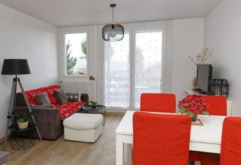 Le balcon cerdan has Balcony rooms