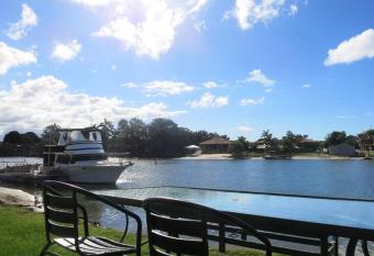 Waterfront Wyuna has Balcony rooms