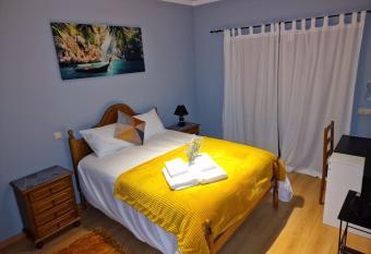 Quinta Cadoi  o Apartment has Balcony rooms