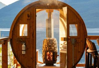 Kootenay Lakeview Retreats - Forest Cabin has Balcony rooms