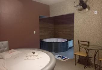 Hotel l Motel 1001 Noites - Comercial Norte allows 18 year olds to book a room