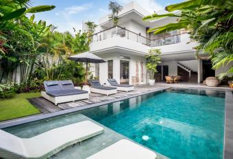 Villa GoodFellas allows 18 year olds to book a room