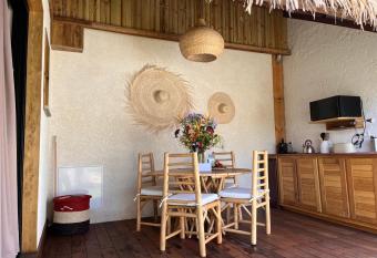 LES VAVANGUES - L HERMITAGE LES BAINS allows 18 year olds to book a room