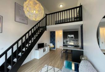 Appartement id  alement situ      la Baule has Balcony rooms