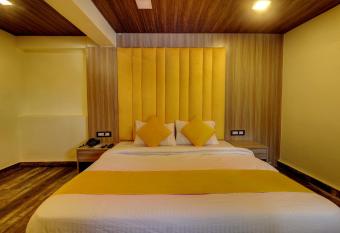 HOTEL PRICELESS has Balcony rooms