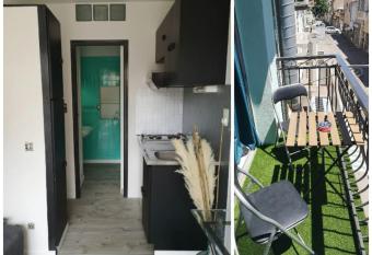 Rare : vue mer en plein coeur du centre ville has Balcony rooms