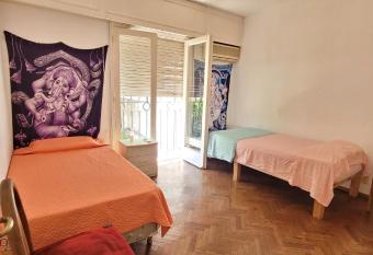 Habitaciones en el centro de Rosario allows 18 year olds to book a room