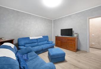 Casa Tovini has Balcony rooms