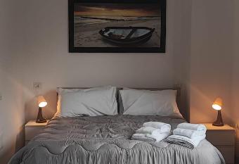 Venere Home allows 18 year olds to book a room