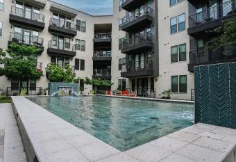 FRONTDESK Vela at Tempe Town Lake Apts has Balcony rooms