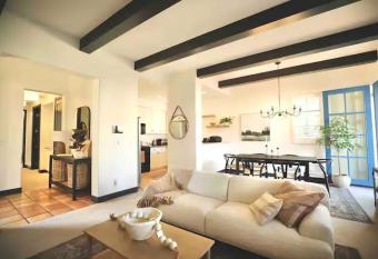 Essex Skyline at MacArthur Place has Balcony rooms