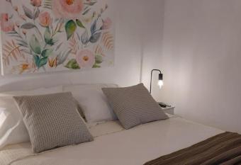 Departamento centrico allows 18 year olds to book a room