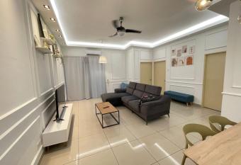 Muji Inspired; 5 Mins to S.Pyramid- Central Subang has Balcony rooms