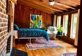 Frolic Fields: A Mystical Homestead in the Woods has Balcony rooms