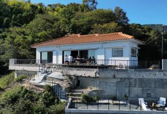 bLOCAL Sugawa House - 1 Bedroom House with Beautiful Ocean View for 12 Ppl has Balcony rooms