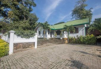 The Coastal Village Cabanas has Balcony rooms