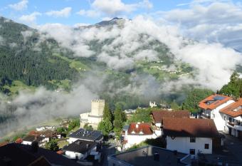 Apartment Mountain View has Balcony rooms