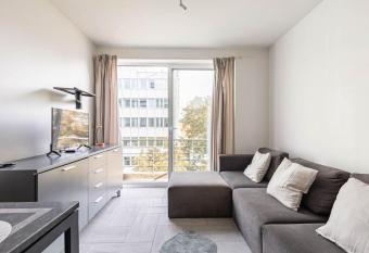Beautiful 1BR/1BAR apartment in E.U. District has Balcony rooms