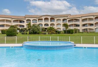 R  sidence moderne avec piscine has Balcony rooms