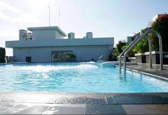 Skyview Premier Suites Hozby has Balcony rooms