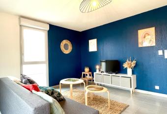 Bel Appartement T2 dans une r  sidence r  cente avec Parking allows 18 year olds to book a room