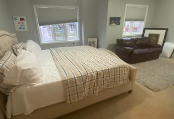 Peacefully redifined has rooms with a private hot tub