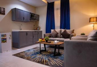 Staytion Idles Serviced Apartments has rooms with a private hot tub