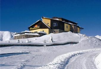 Panorama has Balcony rooms